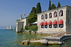 Hübsche Hotel-Lokalitäten findet man überall am Gardasee wie hier die Locanda San Vigilio